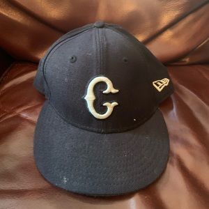 Fitted UCONN Hat 7 1/2